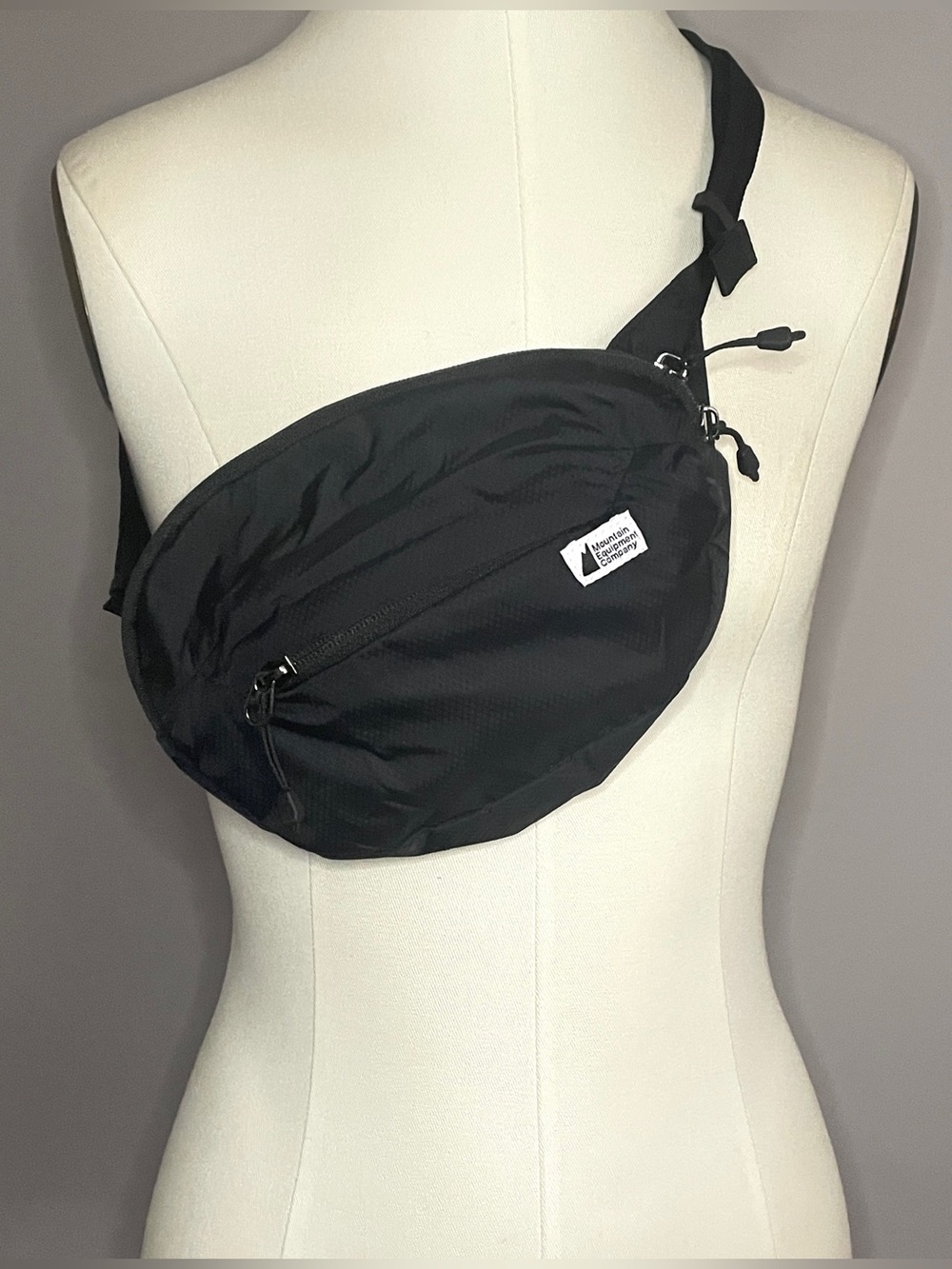 MEC Black Travel Light Hip Pod Waist Pack Belt Bag - Unisex, BNWTs 🇨🇦